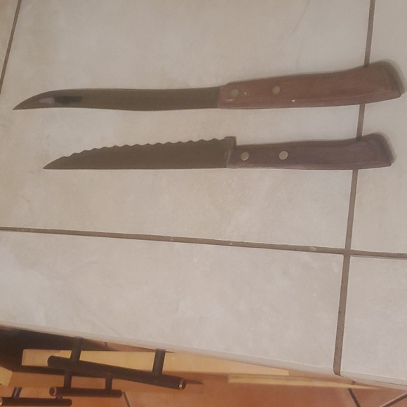 Set of 2 Vintage Household Surgical Steel Knives Wooden Handles - Picture 2 of 3